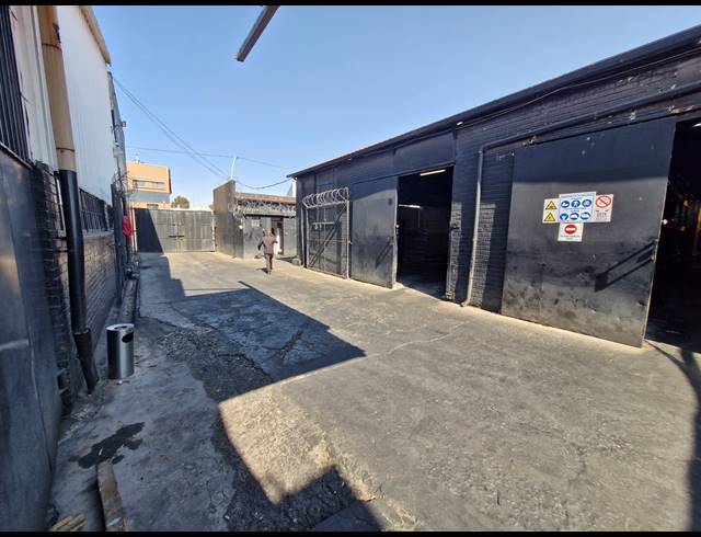 1,600M² WAREHOUSE FOR SALE IN DENVER